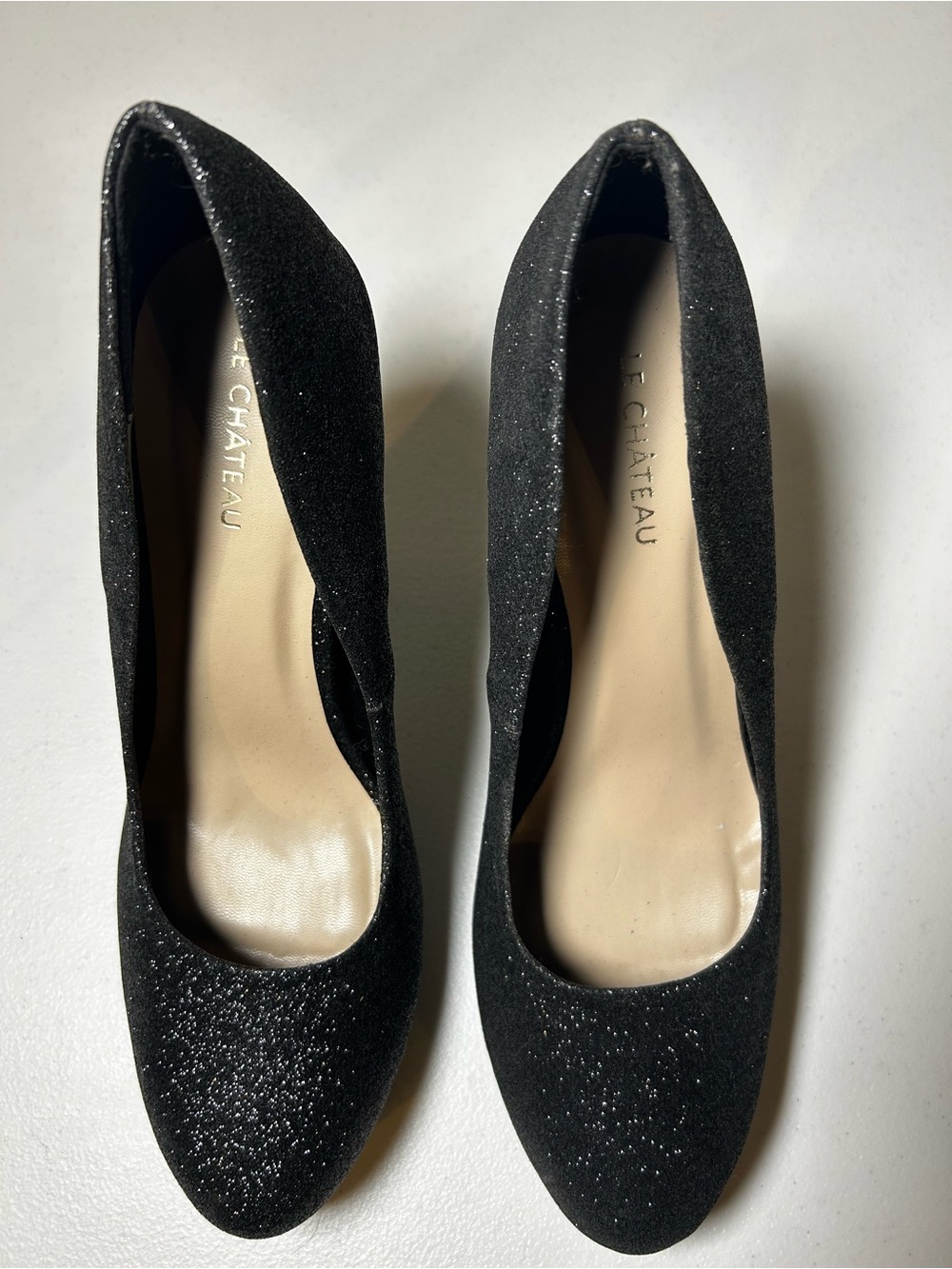 le chateau Black Glitter Round-Toe Heels
